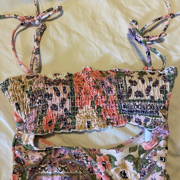 True Craft Multicolor Ruffled Bikini - Picture 4 of 6